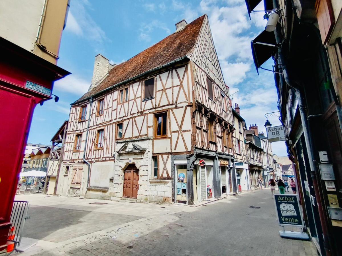 2 Pieces Totalement Renove Au Coeur De Bourges Apartment ภายนอก รูปภาพ